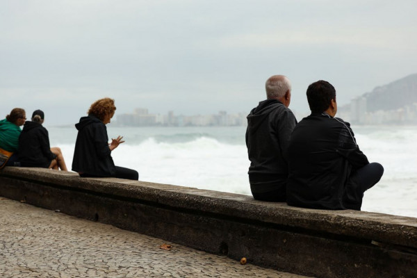 Frente fria se aproxima do Rio e pode provocar fortes rajadas de vento
