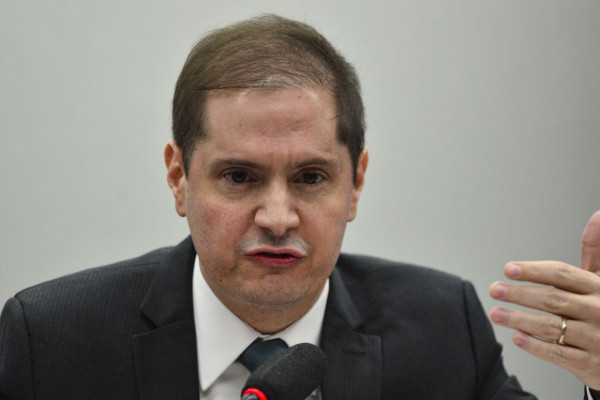 Ex-AGU confirma ao Supremo consulta de Bolsonaro para reverter urnas