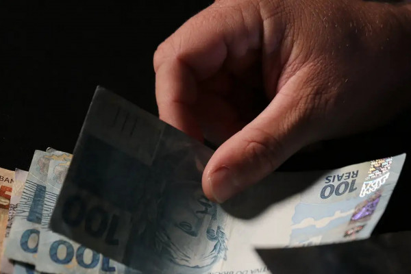 Juro do consignado para setor privado sobe para 59,1% ao ano em abril