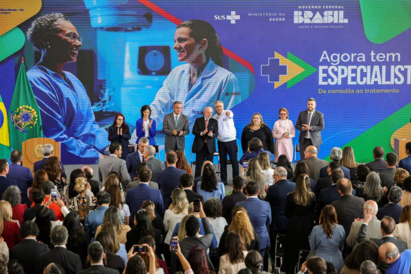 Lula lança programa para melhorar acesso de pacientes a especialistas