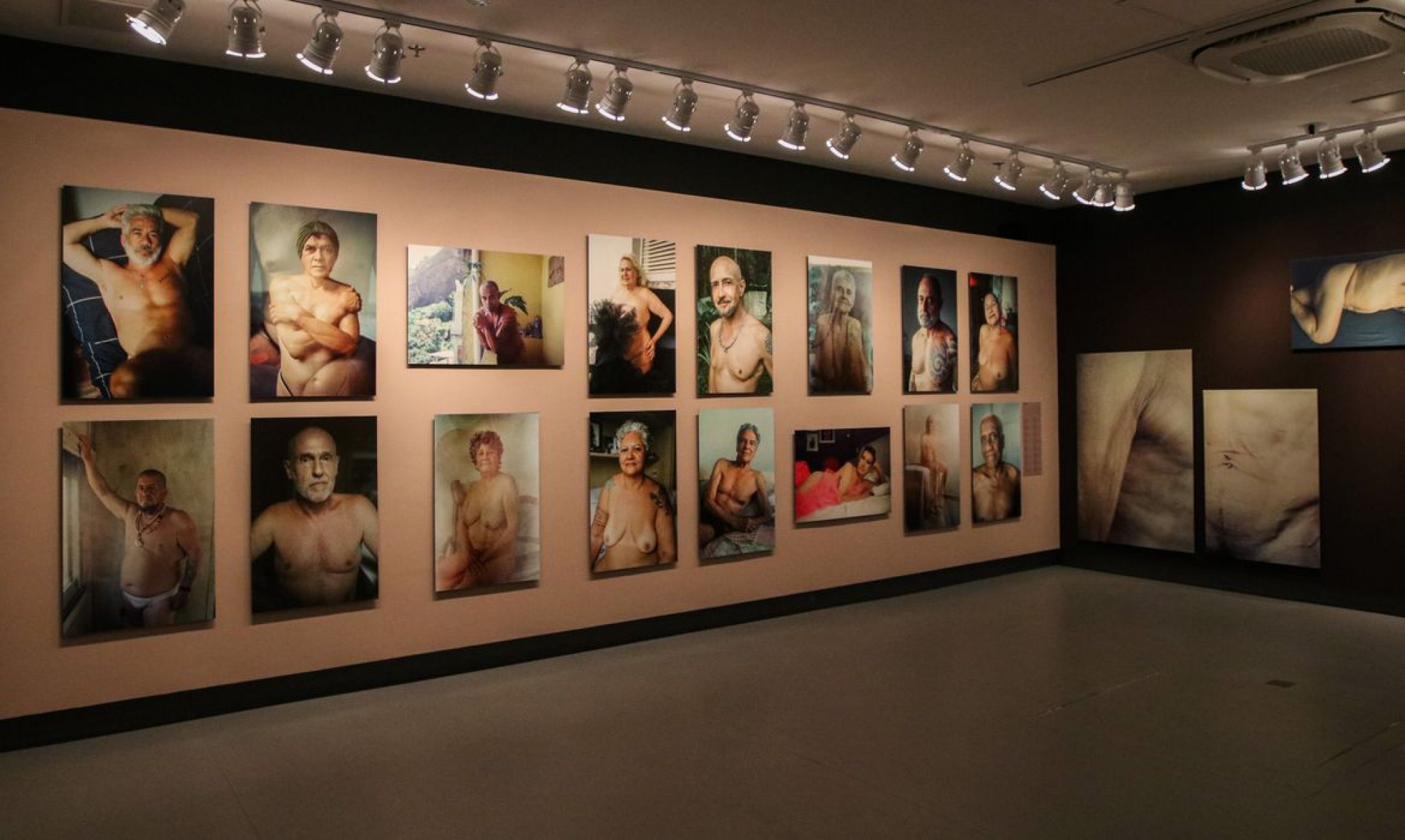 Museu da Diversidade Sexual abre mostra sobre envelhecimento LGBT+