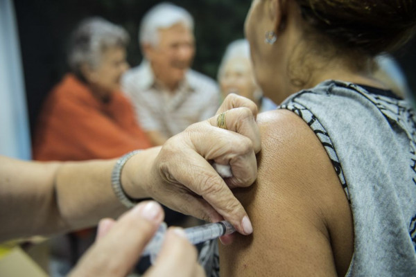Idosos são os mais atingidos por infecções do vírus da gripe