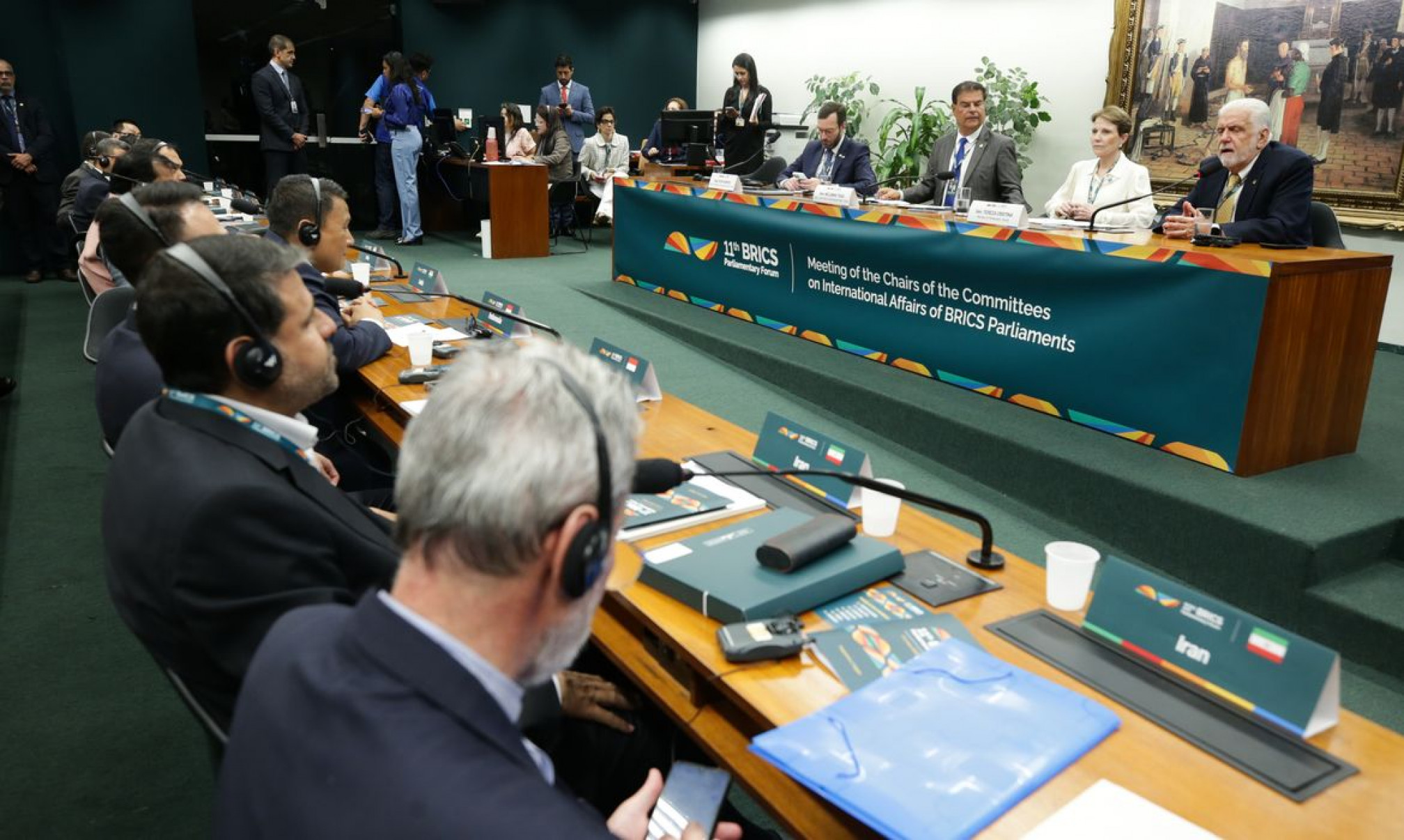 Parlamentares do Brics criticam guerra tarifária promovida pelos EUA