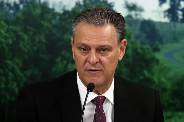 Combate à gripe aviária mostra eficiência do Brasil, diz ministro
