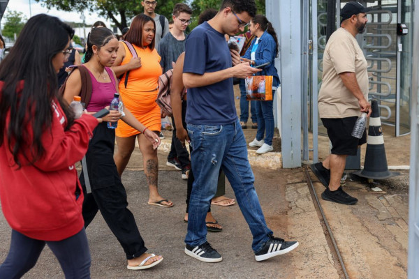 Candidatos isentos de taxa do Enem recebem orientações pelo Gov.br