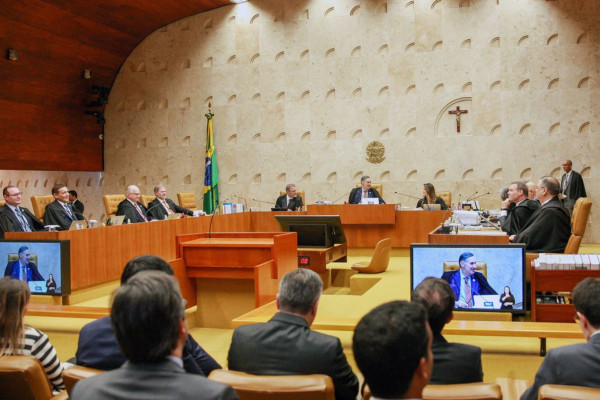 STF suspende sessão sobre responsabilização das redes sociais
