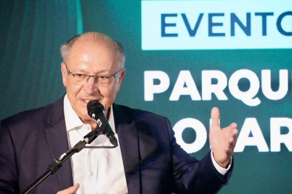 Nova tarifa de Trump sobre o aço vai encarecer produto, diz Alckmin