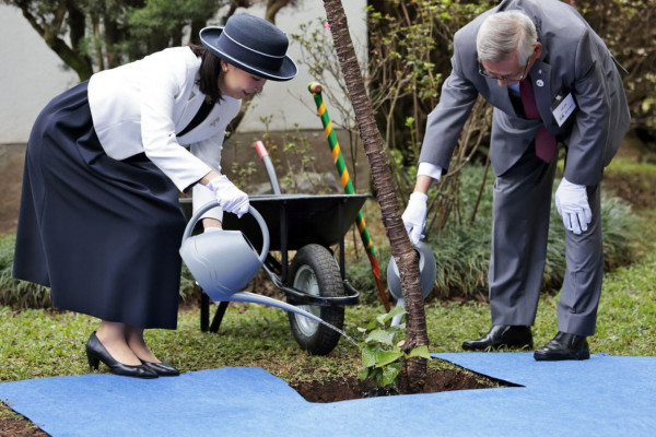 Princesa japonesa inicia viagem ao Brasil