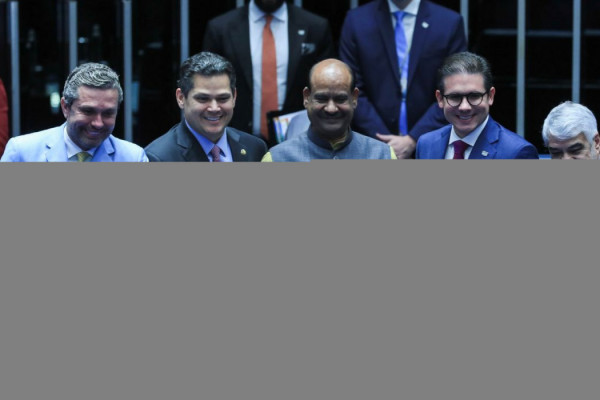 Parlamentos do Brics criticam ações protecionistas no comércio mundial
