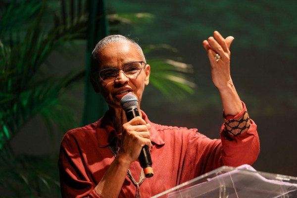 Marina Silva alerta para "golpe mortal" em normas sobre licenciamento