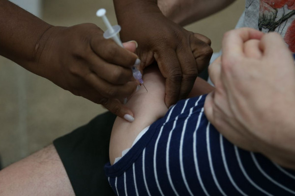 Casos de síndrome respiratória em idosos e crianças continuam em alta