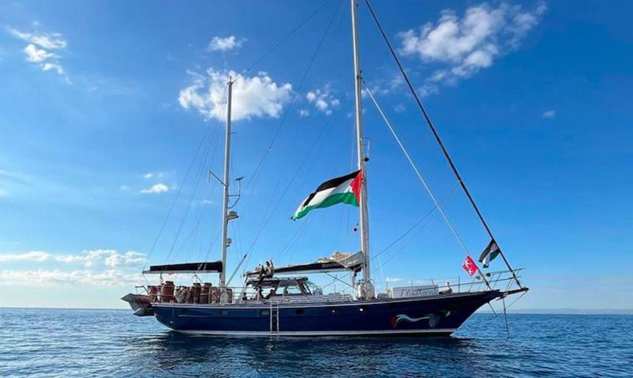 Barco com ativistas está a 48 horas de Gaza com ajuda humanitária