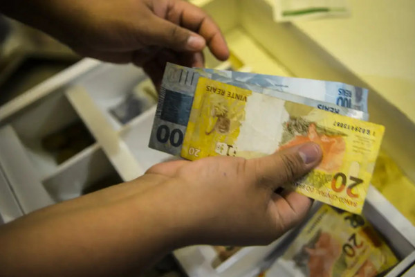 Mercado eleva previsão de expansão da economia para 2,18% em 2025