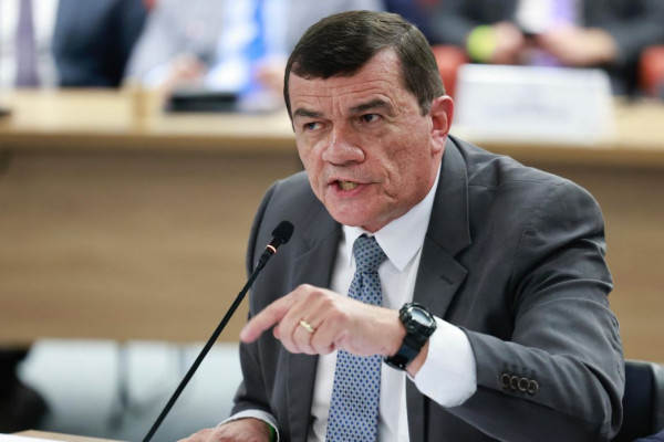 Ex-ministro diz que alertou Bolsonaro sobre gravidade de golpe