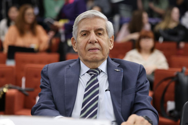 Ex-chefe do GSI, general nega envolvimento em suposto plano golpista