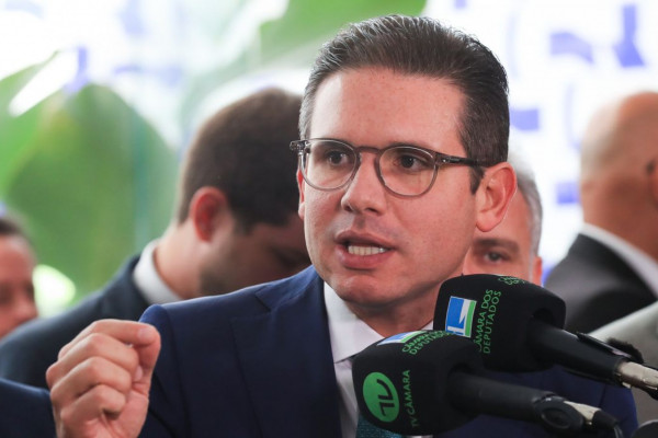 Motta diz que vai levar ao plenário perda do mandato de Carla Zambelli