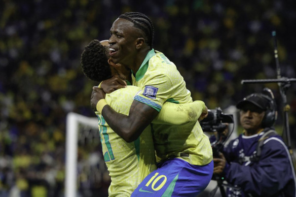 Brasil vence primeira com Ancelotti e se classifica para Copa do Mundo