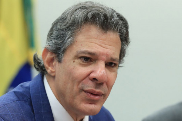 Fim de isenção a títulos privados não prejudicará produtor, diz Haddad