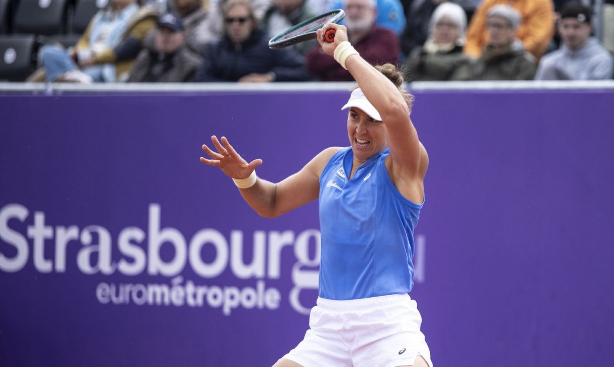 Bia Haddad dá adeus ao WTA de Londres; dupla de Stefani vai às quartas