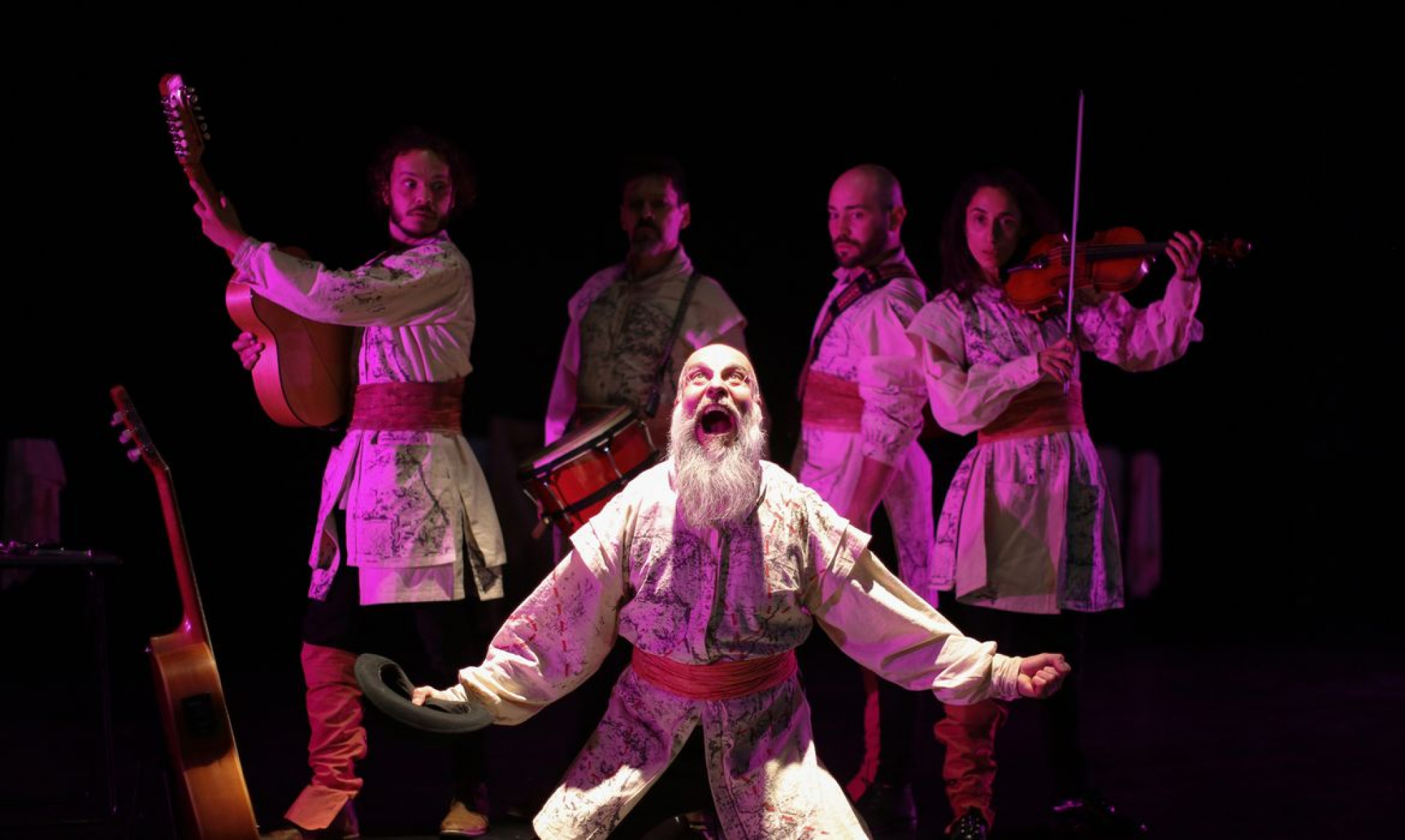 Companhia teatral chilena conta histórias latinoamericanas em trilogia