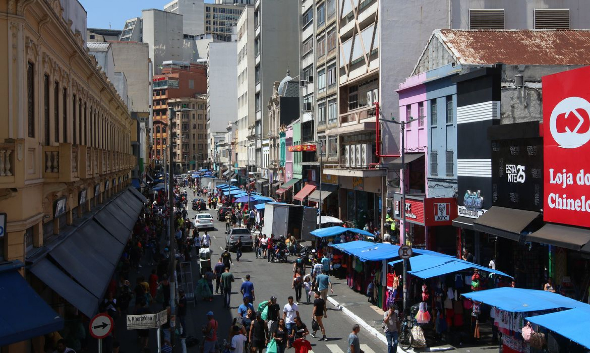 Comércio paulista fechou 3 mil vagas em março, diz FecomércioSP