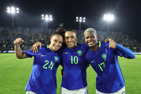 Seleção feminina assume quarta posição do ranking da Fifa