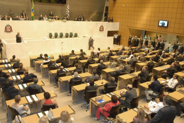 Polícia Civil vai investigar ameaças de morte a deputadas de SP