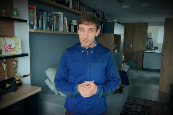 Léo Lins faz vídeo após condenação
