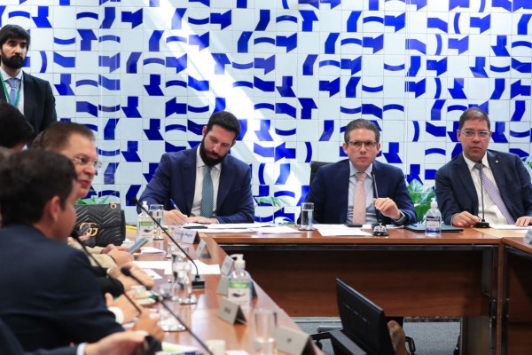 Câmara pauta urgência para derrubar decreto de IOF mesmo após reedição