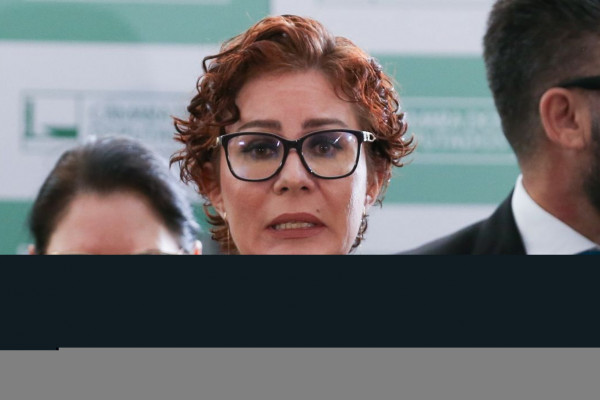 Moraes nega recurso de Carla Zambelli contra execução da condenação