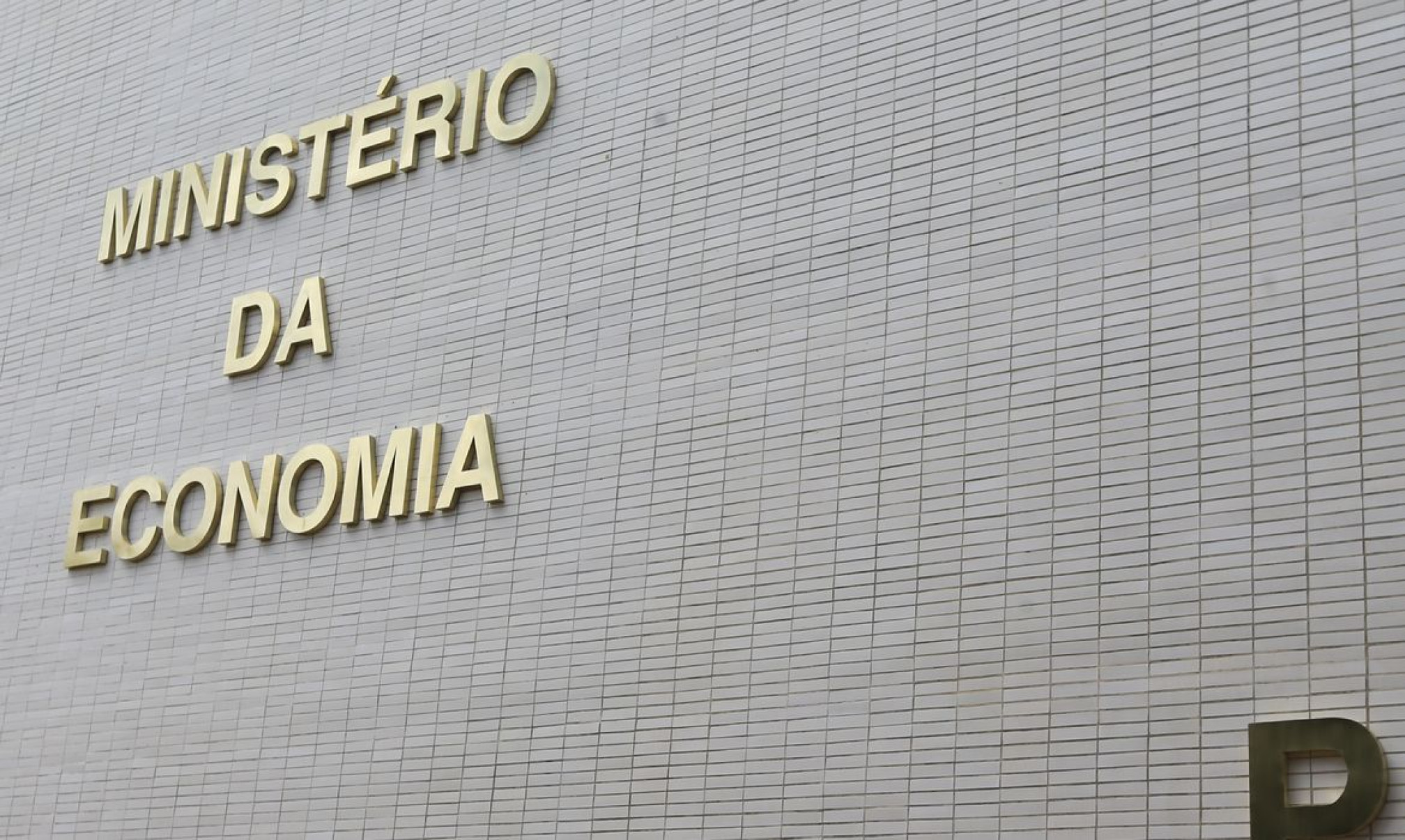 MP alternativa a IOF prevê R$ 4,28 bi de corte de gastos em 2025