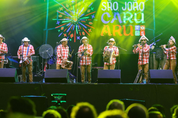 Forró embala São João de Caruaru, "o maior do mundo"
