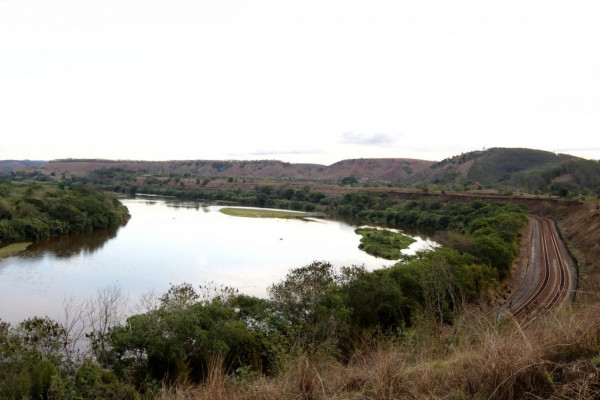 Recuperação do Rio Doce precisa avaliar mudança climática, diz estudo