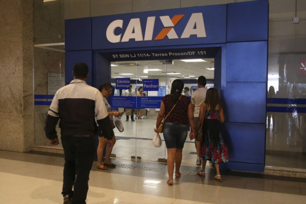 Caixa libera abono salarial para nascidos em julho e agosto