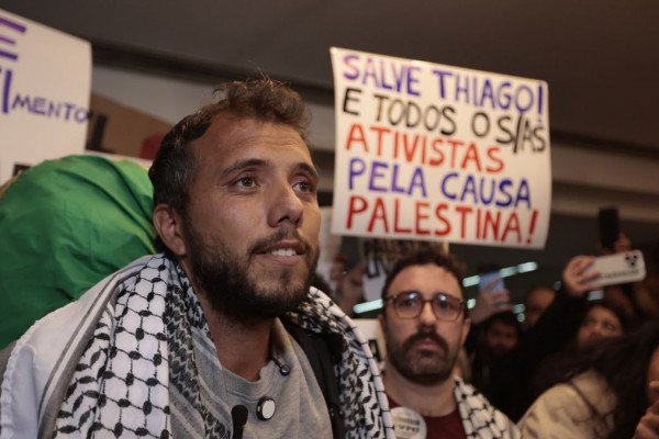 Ativistas preparam "missão maior" à Faixa de Gaza, diz Thiago Ávila
