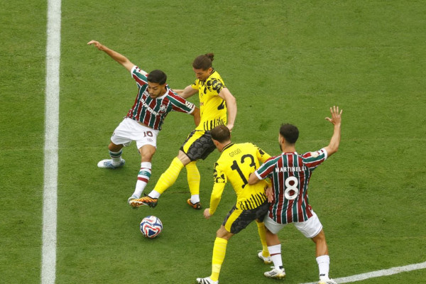 Flu domina Borussia, mas fica no 0 a 0 na estreia do Mundial de Clubes