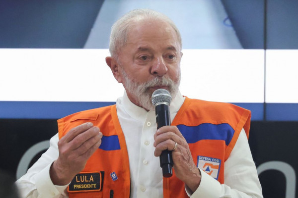 Lula lamenta morte de oito pessoas em queda de balão em Santa Catarina