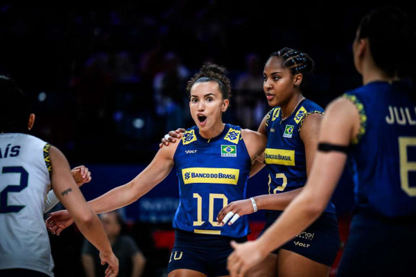 Ana Cristina lidera vitória brasileira pela Liga das Nações de vôlei