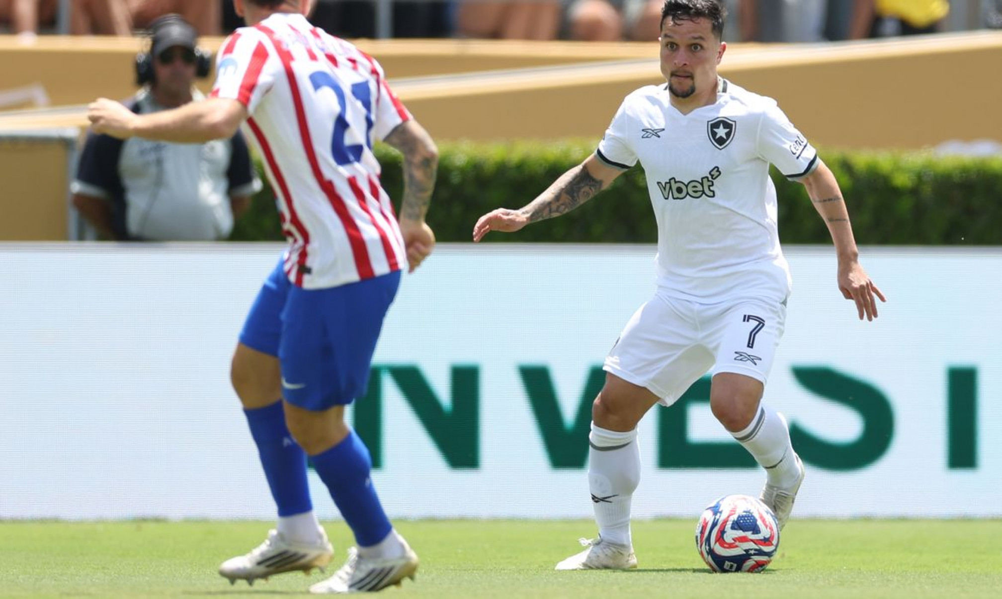 Botafogo perde, mas avança para oitavas da Copa do Mundo de Clubes