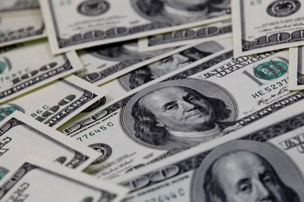 Dólar cai para R$ 5,50 após retaliação do Irã a bases americanas