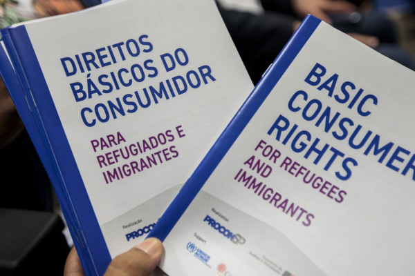 Procon lança cartilha sobre direitos do consumidor para refugiados