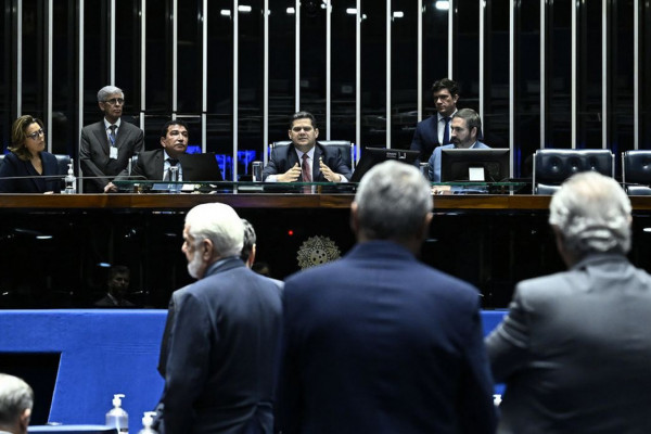 Senado aprova cota de 30% para mulheres em conselhos de estatais