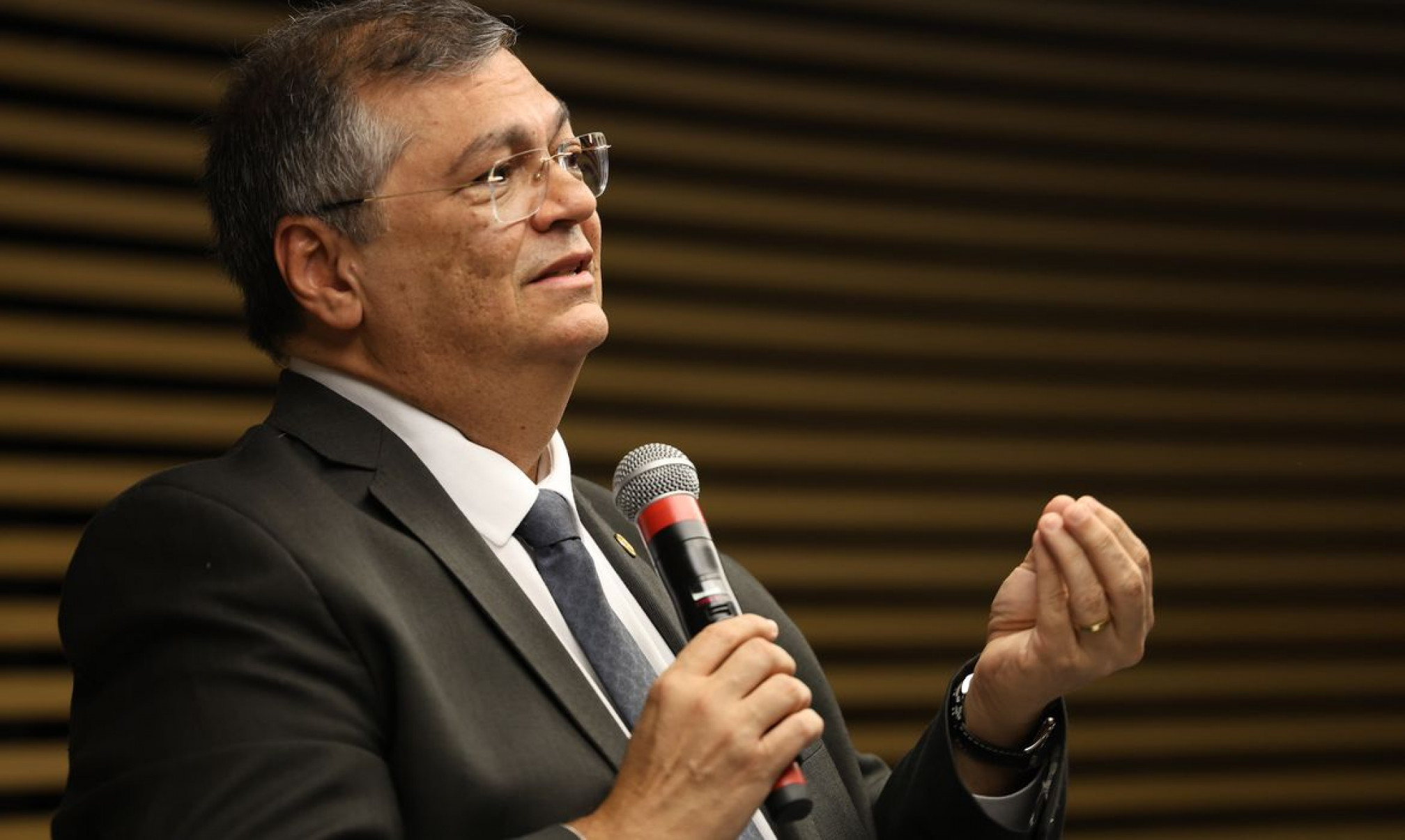 Dino oficia CNJ para que apure supostos “penduricalhos” a juízes de RO