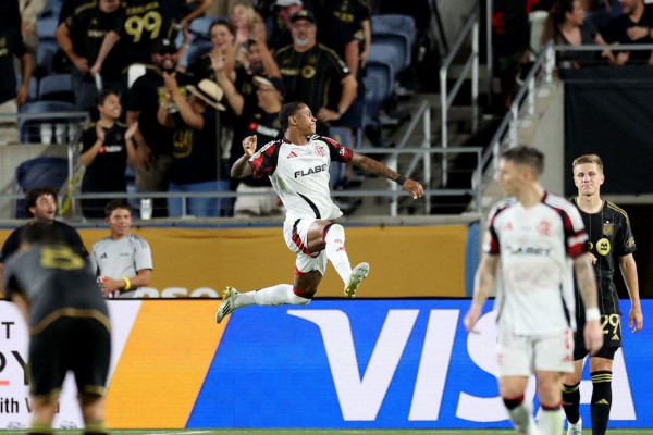 Flamengo fecha primeira fase do Mundial com empate com o Los Angeles