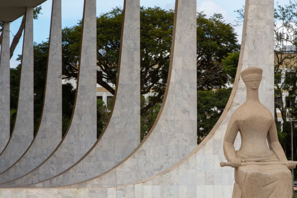 Ministros do STF buscam consenso sobre responsabilização das redes