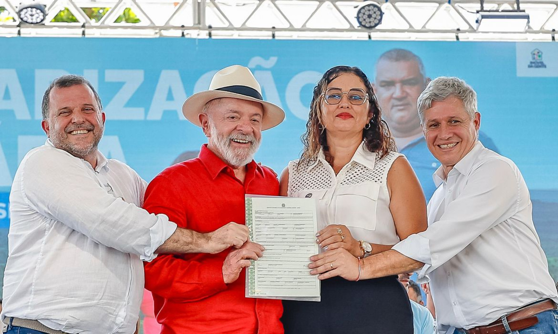Governo assina acordo para acelerar regularização fundiária