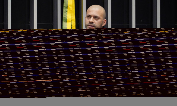 Moraes determina que Daniel Silveira seja submetido a perícia médica