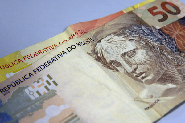 IOF: Representantes da indústria querem participar de ação no STF