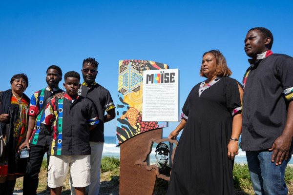 Memorial na Barra da Tijuca homenageia congolês Moïse, morto em 2022