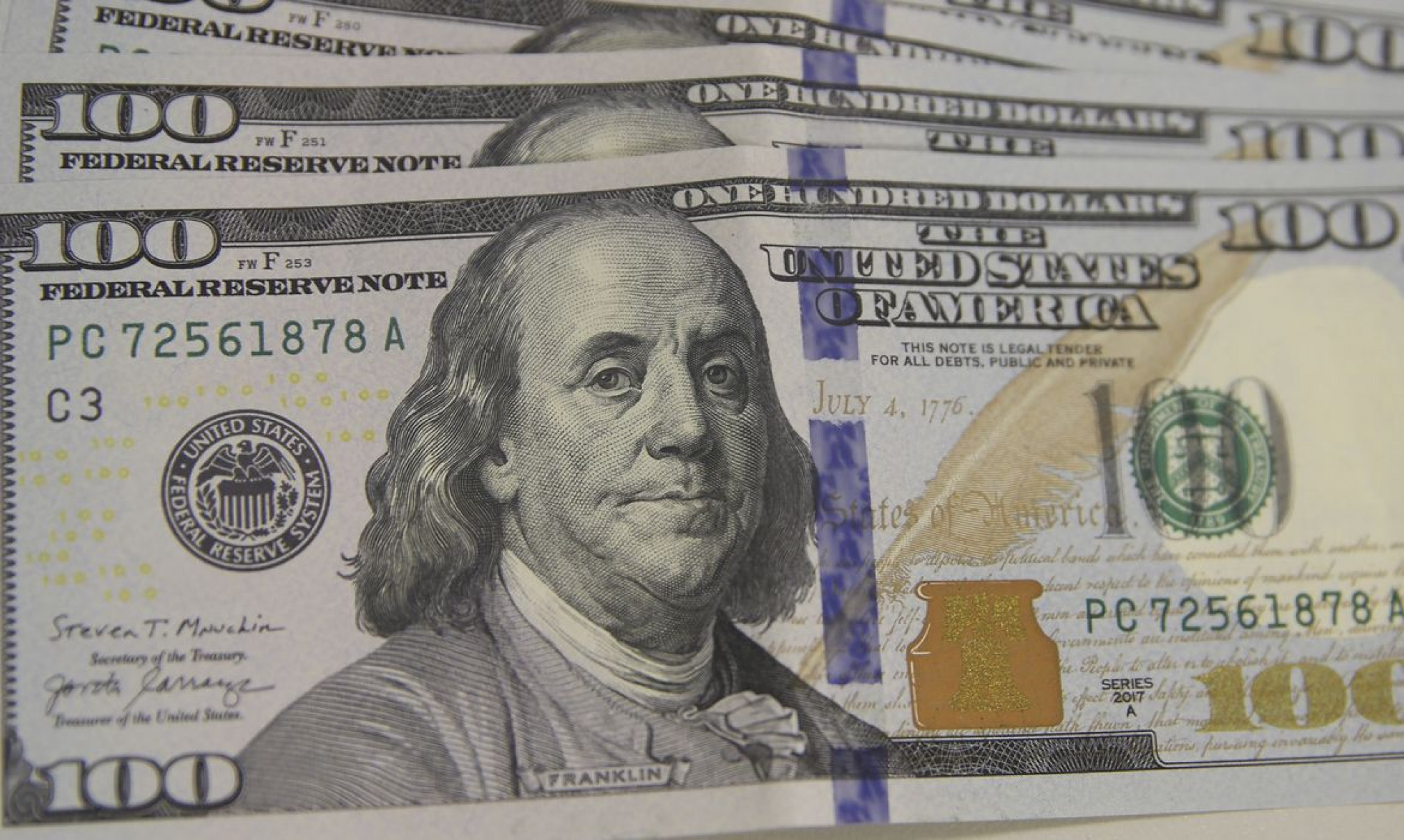 Dólar cai para R$ 5,43 e atinge menor valor desde setembro